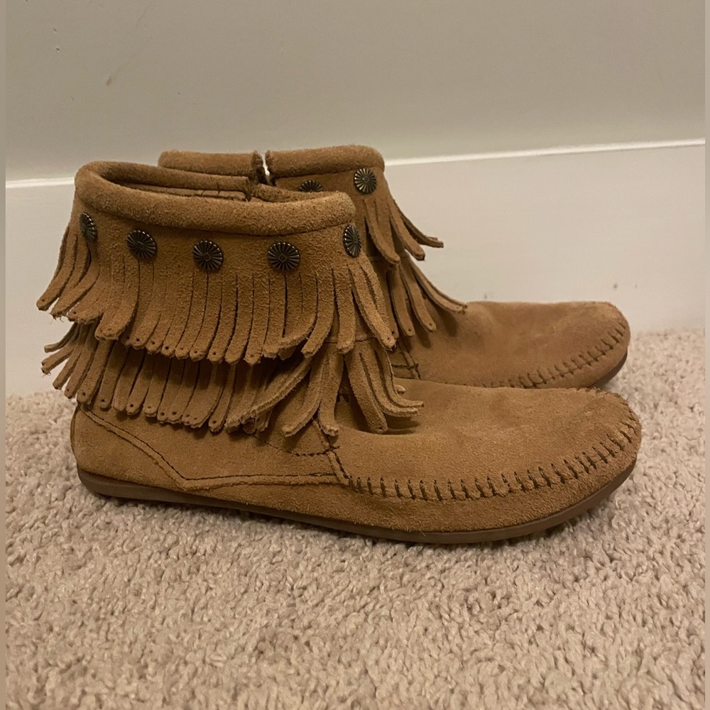 Like new Minnetonka Moccasins